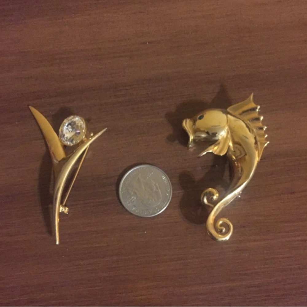 Vintage brooches gold tone-bundle